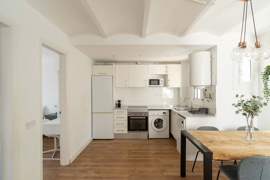 2-Bedroom 1-Bathroom Penthouse with Terrace - 527