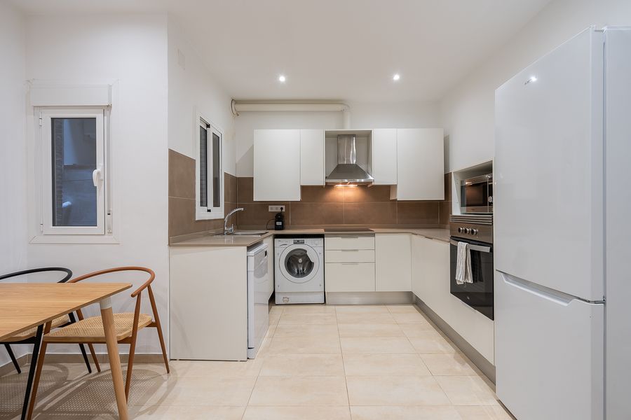 2-Bedroom 1-Bathroom Penthouse with Terrace - PRAL22
