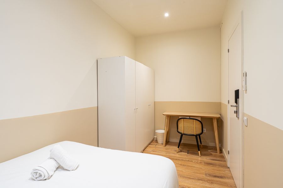 Standard Double Room with Shared Bathroom - PRALF1