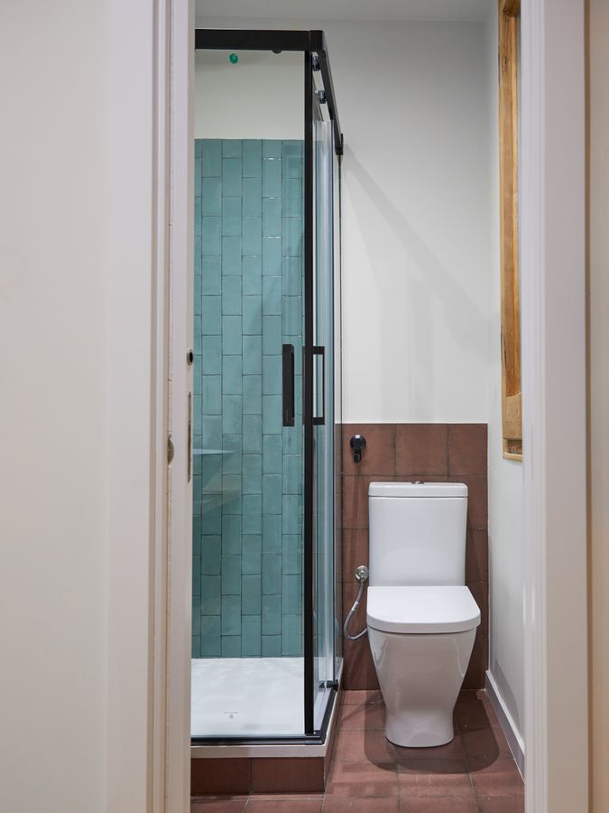 Essential Single Room with Shared Bathroom - 31B4