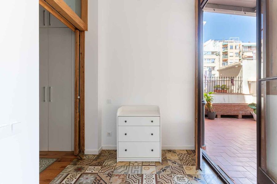 3-Bedroom  2-Bathroom Apartment with Terrace - PRAL11