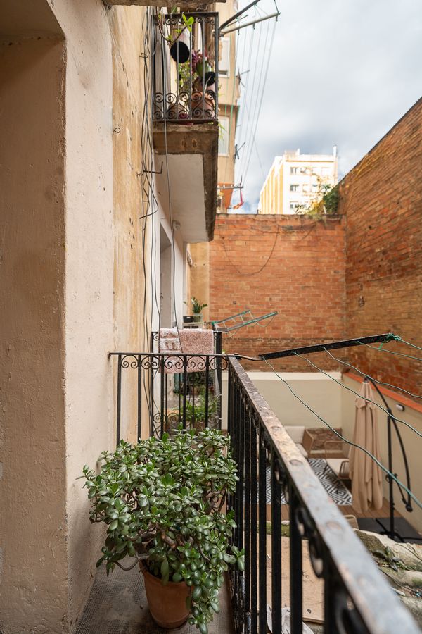 2-Bedroom 1-Bathroom Penthouse with Terrace - ENT11