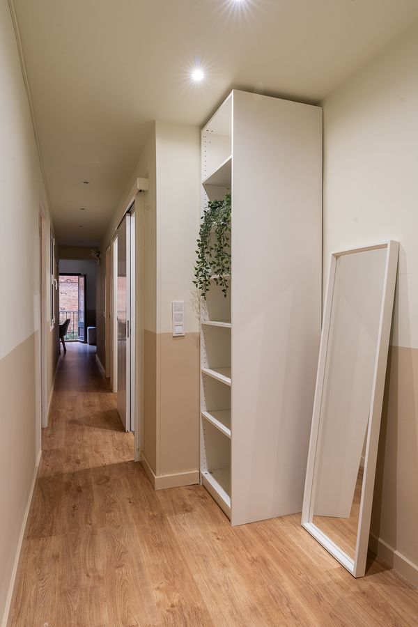2-Bedroom 1-Bathroom Penthouse with Terrace - ENT11