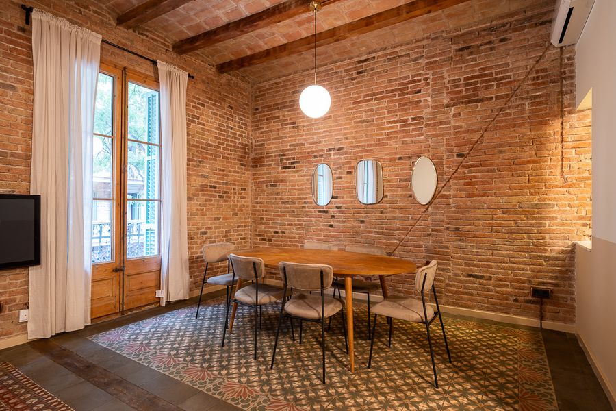 3-Bedroom 2-Bathroom Apartment - PRAL11