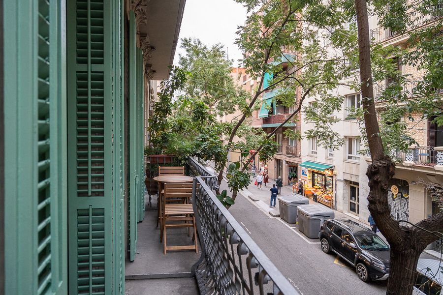 3-Bedroom 2-Bathroom Apartment - PRAL11