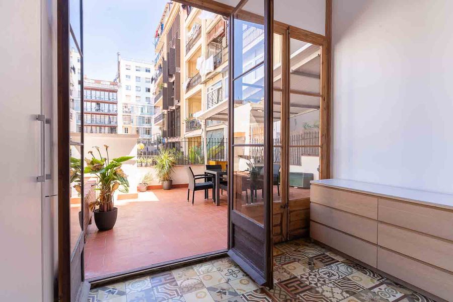 3-Bedroom  2-Bathroom Apartment with Terrace - PRAL11