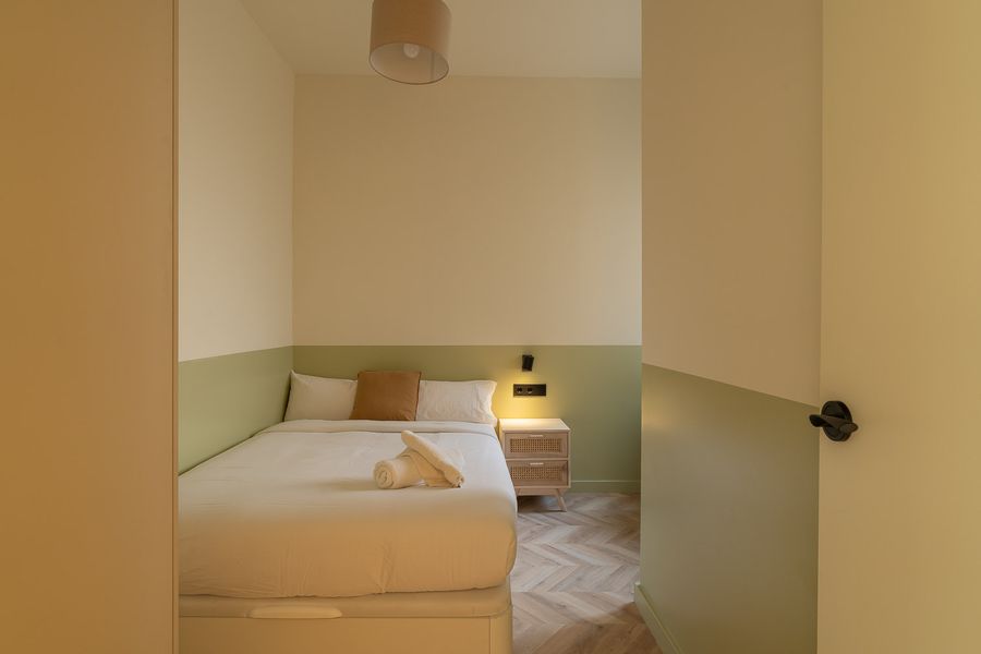 Standard Double Room with Shared Bathroom - 41B5