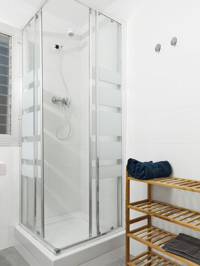 2-Bedroom 1-Bathroom Penthouse with Terrace - ENT21