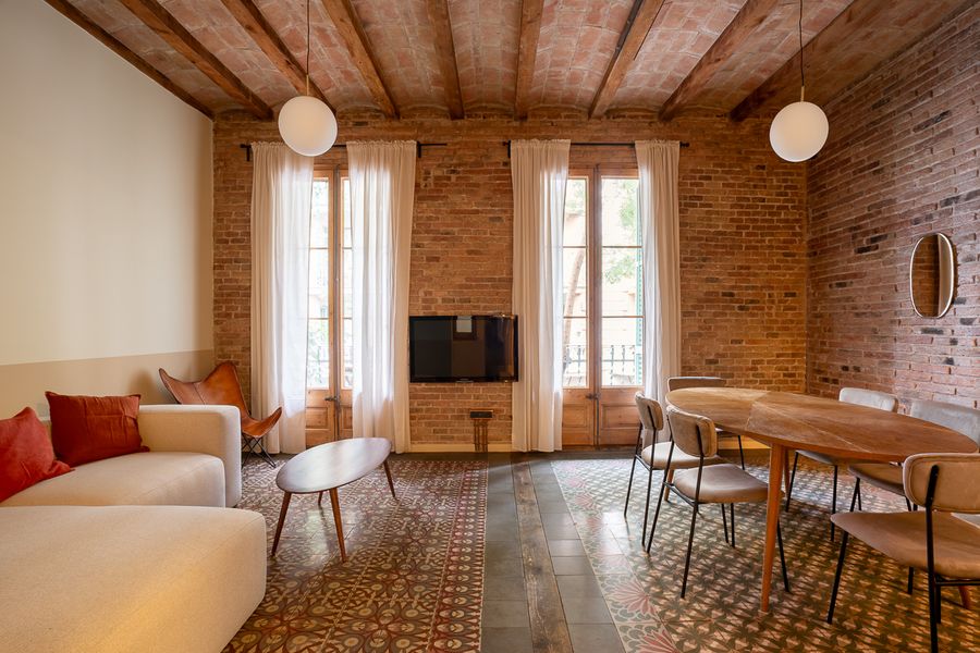 3-Bedroom 2-Bathroom Apartment - PRAL11