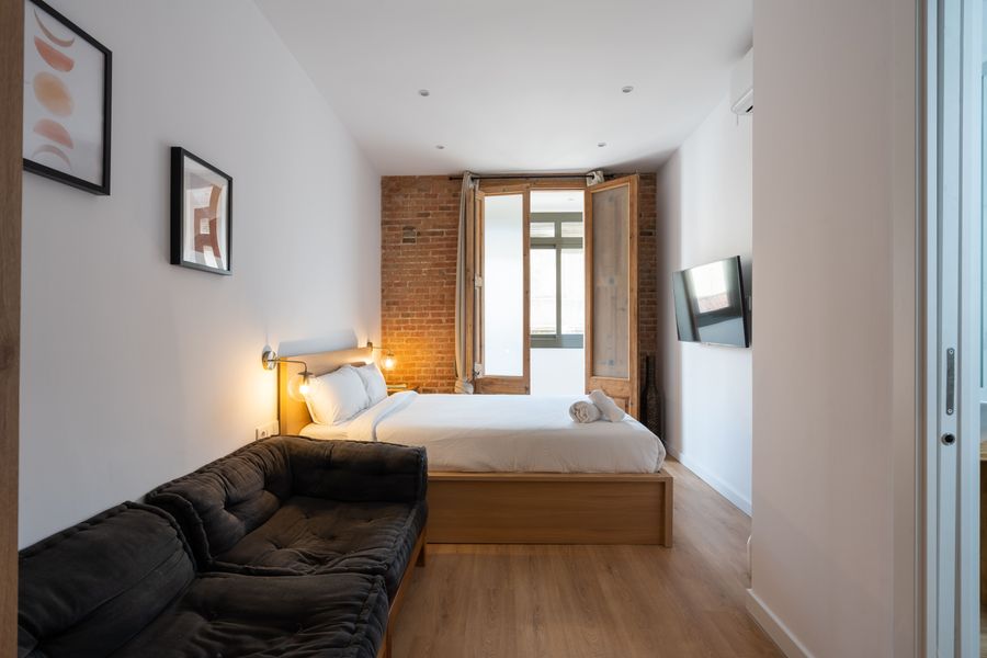 Premium Double Ensuite Room with Gallery - PRAL1B1