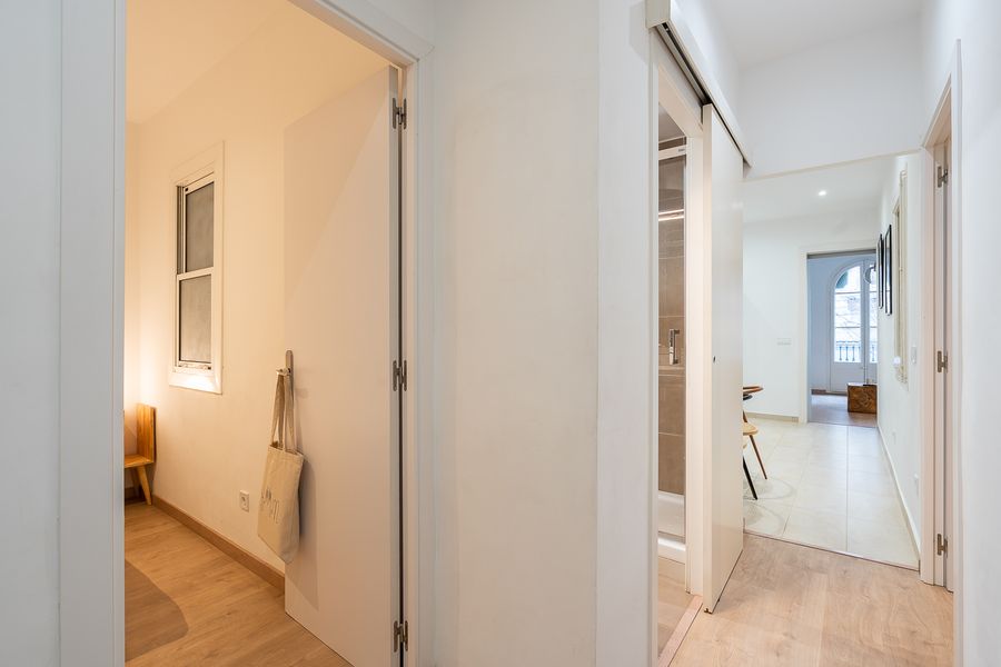 2-Bedroom 1-Bathroom Penthouse with Terrace - PRAL22
