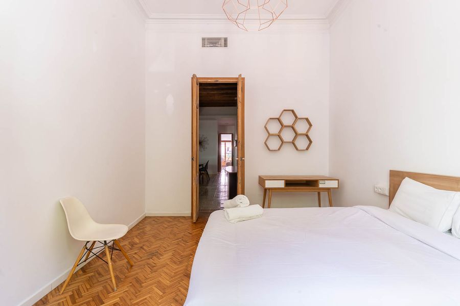 3-Bedroom  2-Bathroom Apartment with Terrace - PRAL11