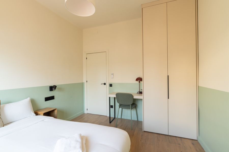1-Bedroom Penthouse with Terrace - 526
