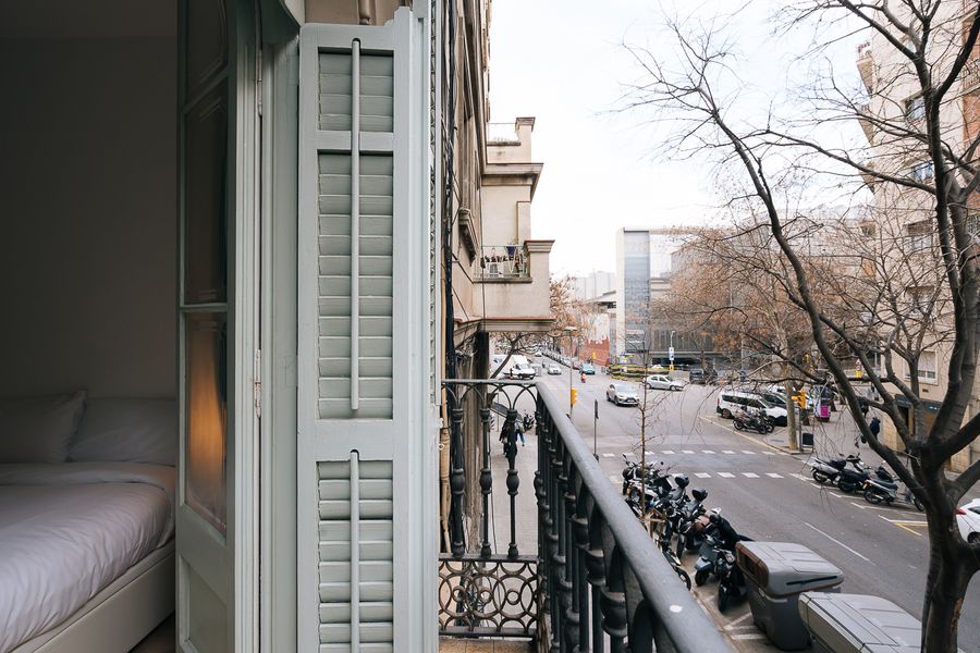 2-Bedroom 1-Bathroom Penthouse with Terrace - PRAL22
