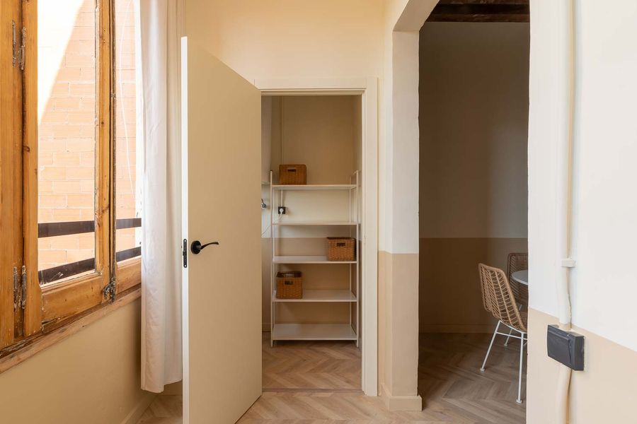 Standard Double Room with Shared Bathroom - 41B5