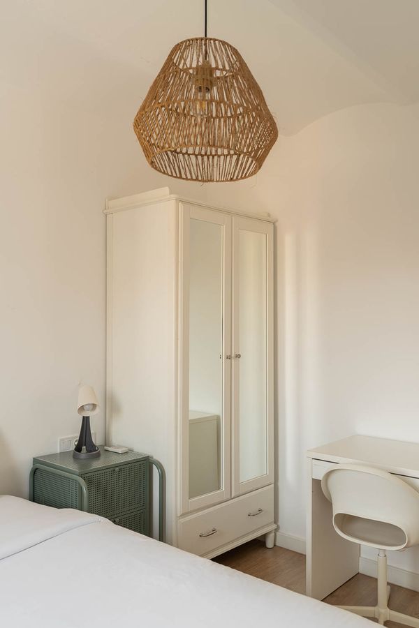 2-Bedroom 1-Bathroom Penthouse with Terrace - 527