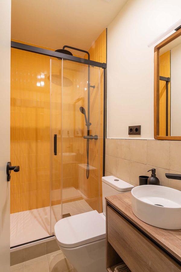 Standard Double Room with Shared Bathroom - 41B5