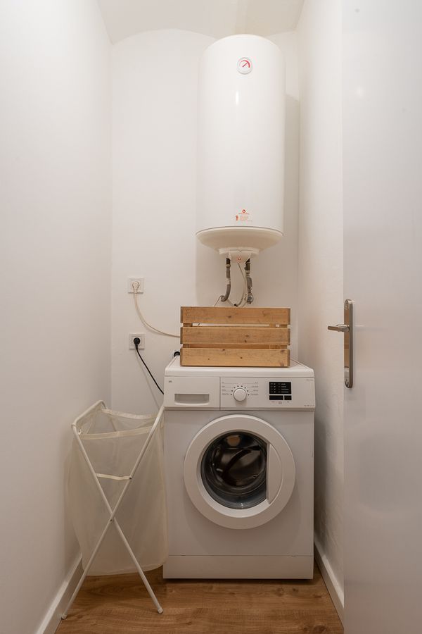 2-Bedroom 1-Bathroom Penthouse with Terrace - ENT11