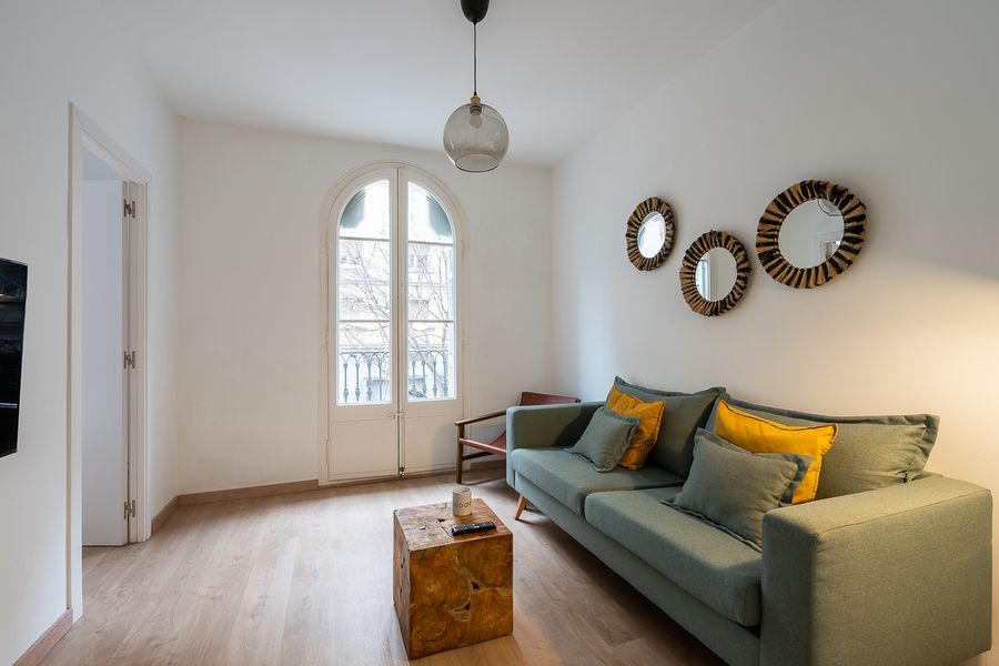 2-Bedroom 1-Bathroom Penthouse with Terrace - PRAL22