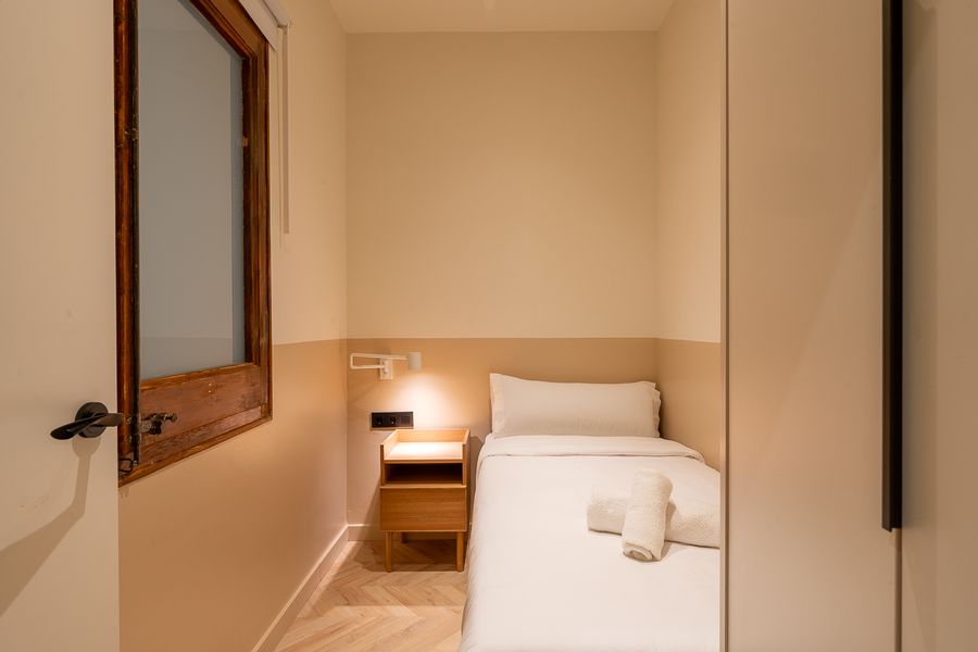 3-Bedroom 2-Bathroom Apartment - PRAL32