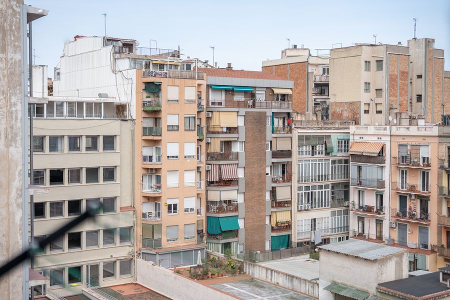 Essential Single Room with Shared Bathroom and Balcony - 12A2