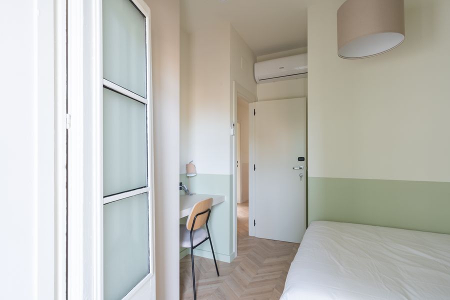 Superior Double Room with Shared Bathroom and Gallery - 42D5