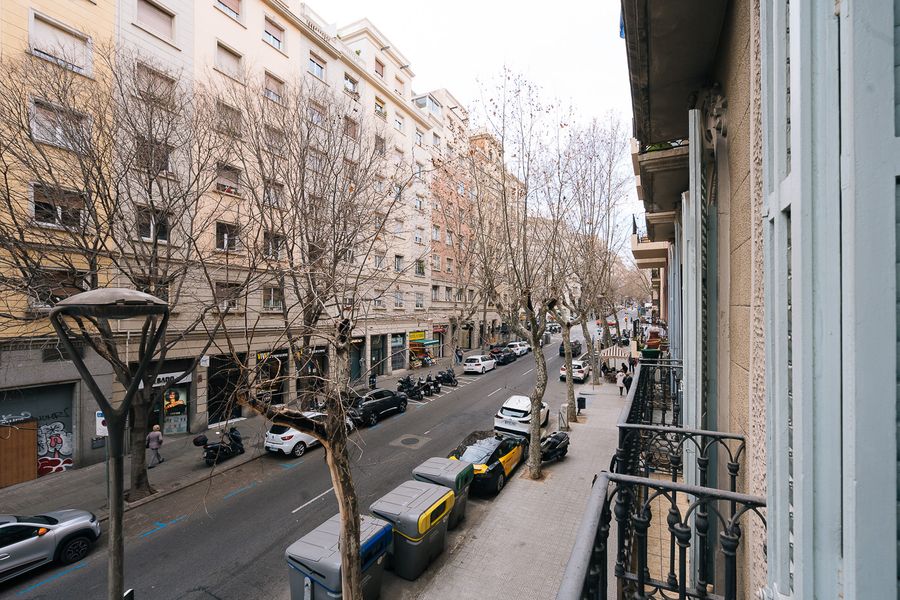 2-Bedroom 1-Bathroom Penthouse with Terrace - PRAL22