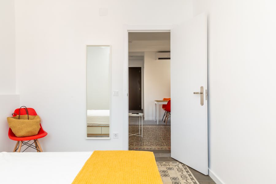 2-Bedroom 1-Bathroom Penthouse with Terrace - 517