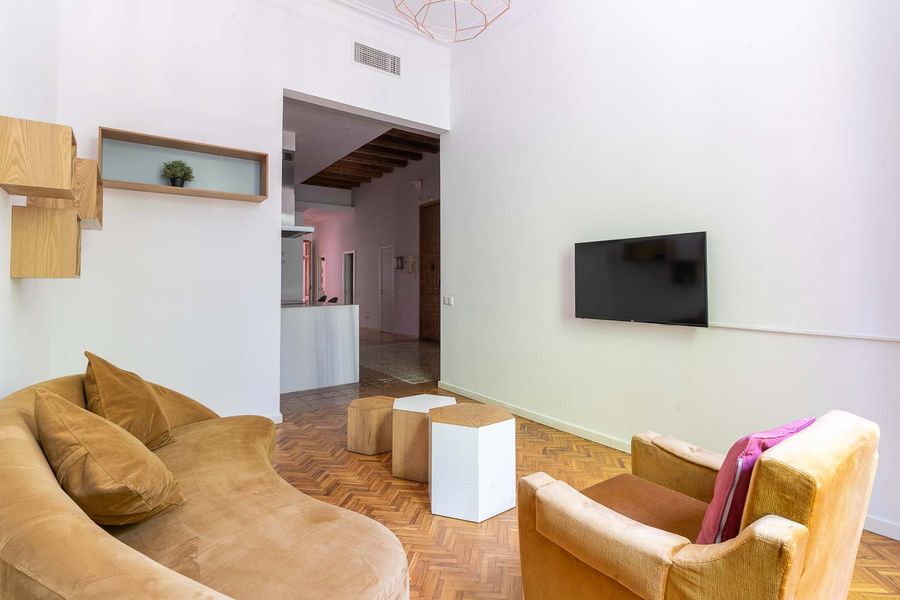 3-Bedroom  2-Bathroom Apartment with Terrace - PRAL11
