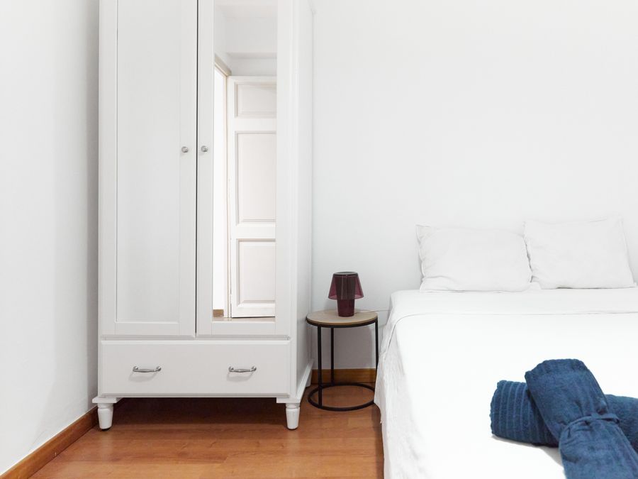2-Bedroom 1-Bathroom Penthouse with Terrace - ENT21