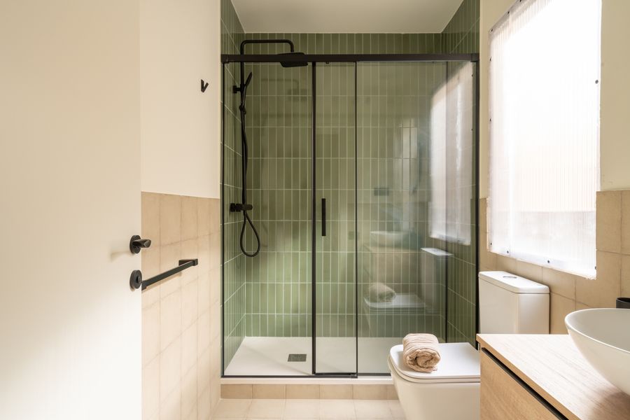 Essential Single Room with Shared Bathroom and Balcony - 12A2