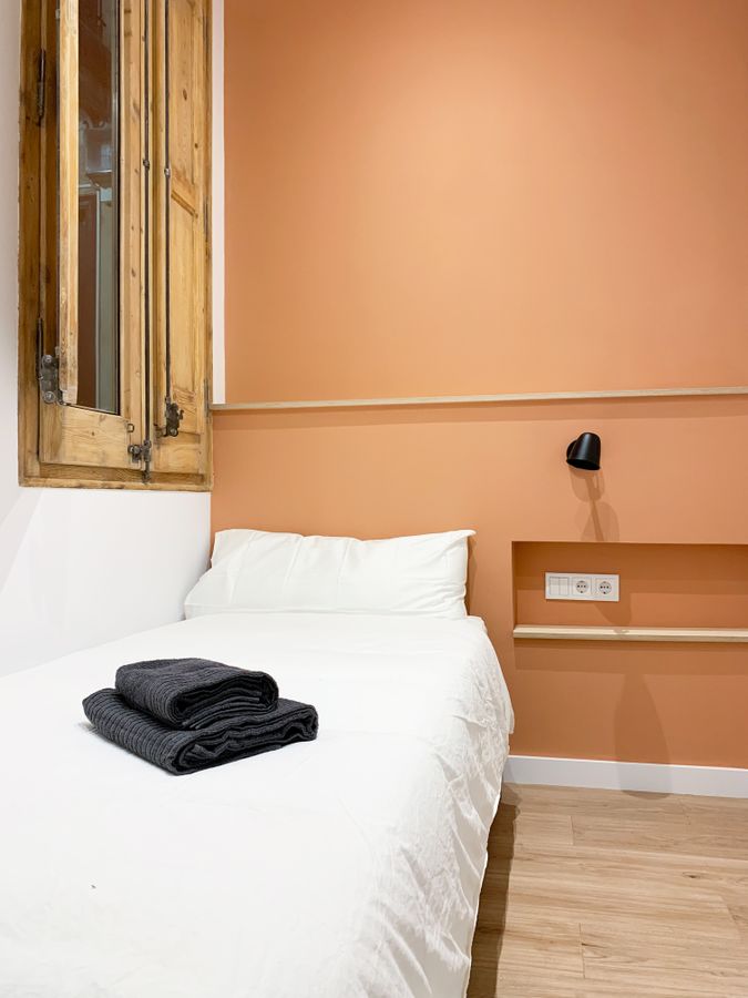 Essential Single Room with Private Bathroom - PRAL2D1