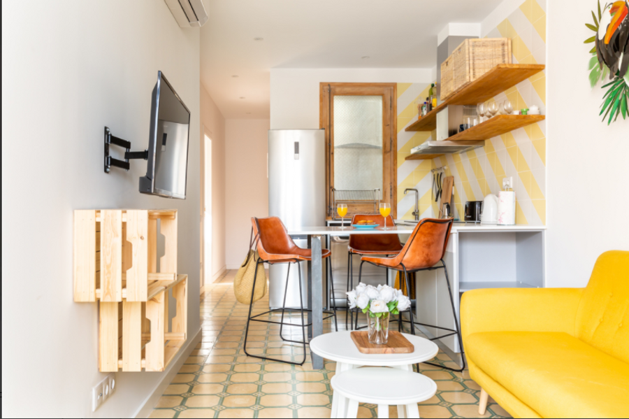 Essential Single Room with Shared Bathroom - 11C2
