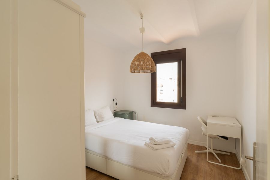 2-Bedroom 1-Bathroom Penthouse with Terrace - 527