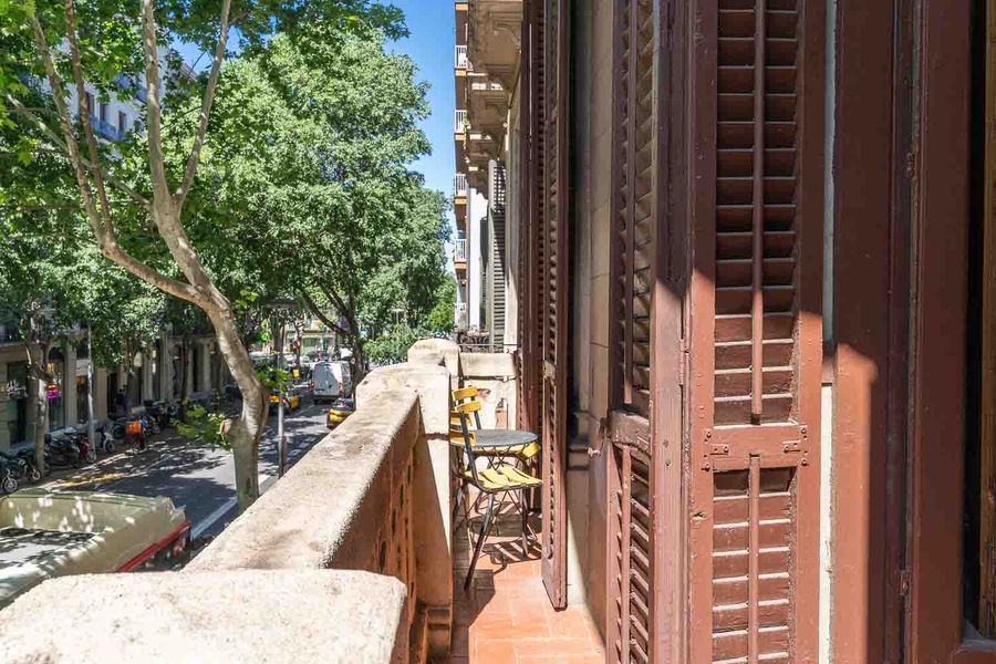 3-Bedroom  2-Bathroom Apartment with Terrace - PRAL11