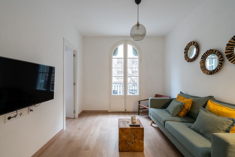 2-Bedroom 1-Bathroom Penthouse with Terrace - PRAL22