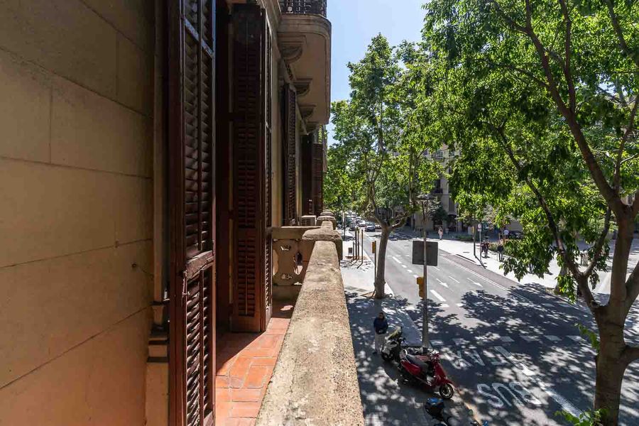 3-Bedroom  2-Bathroom Apartment with Terrace - PRAL11