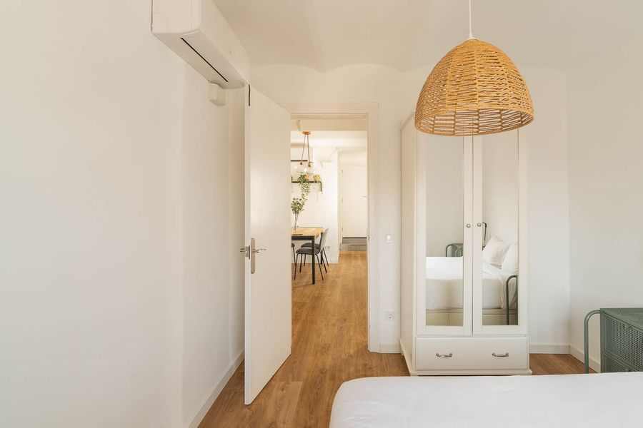 2-Bedroom 1-Bathroom Penthouse with Terrace - 527