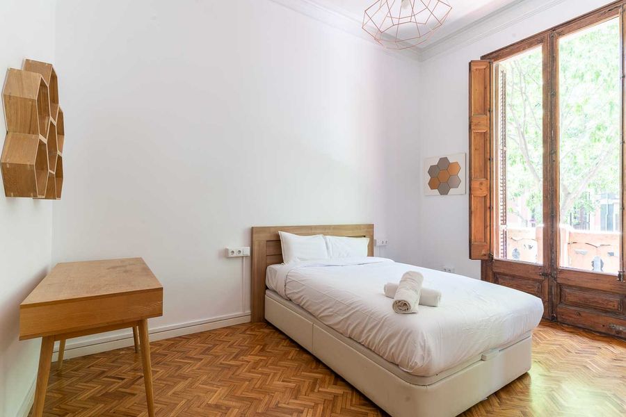 3-Bedroom  2-Bathroom Apartment with Terrace - PRAL11