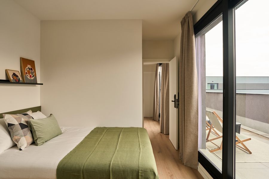 The two bedrooms (2+2)