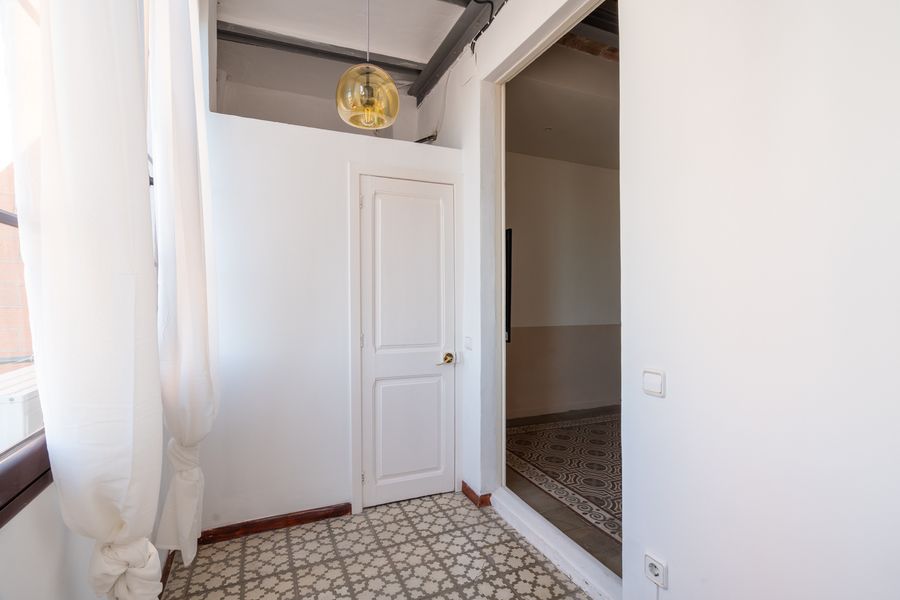 1-Bedroom Penthouse with Terrace - 516