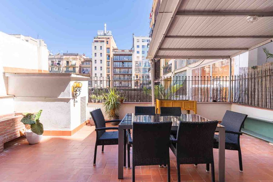 3-Bedroom  2-Bathroom Apartment with Terrace - PRAL11