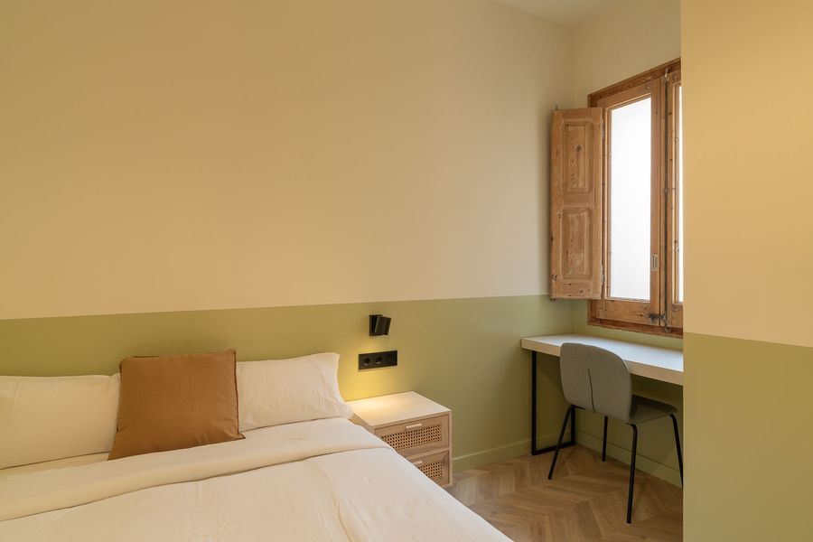 Standard Double Room with Shared Bathroom - 41B5