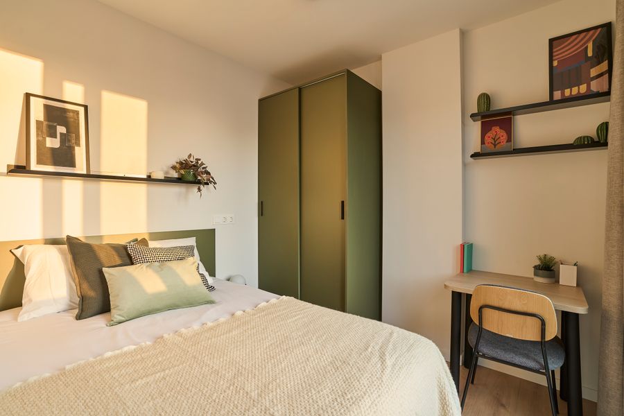 The Two Bedroom (2+1)