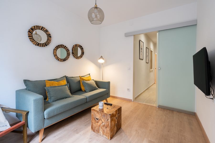 2-Bedroom 1-Bathroom Penthouse with Terrace - PRAL22