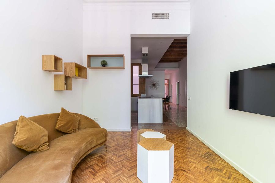3-Bedroom  2-Bathroom Apartment with Terrace - PRAL11