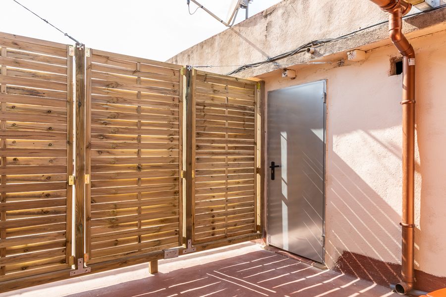 2-Bedroom 1-Bathroom Penthouse with Terrace - 517