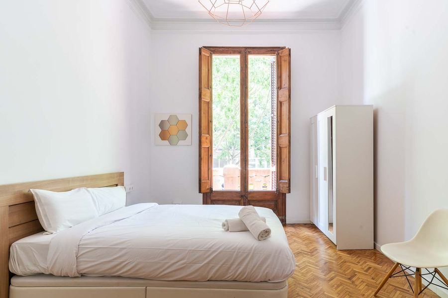 3-Bedroom  2-Bathroom Apartment with Terrace - PRAL11