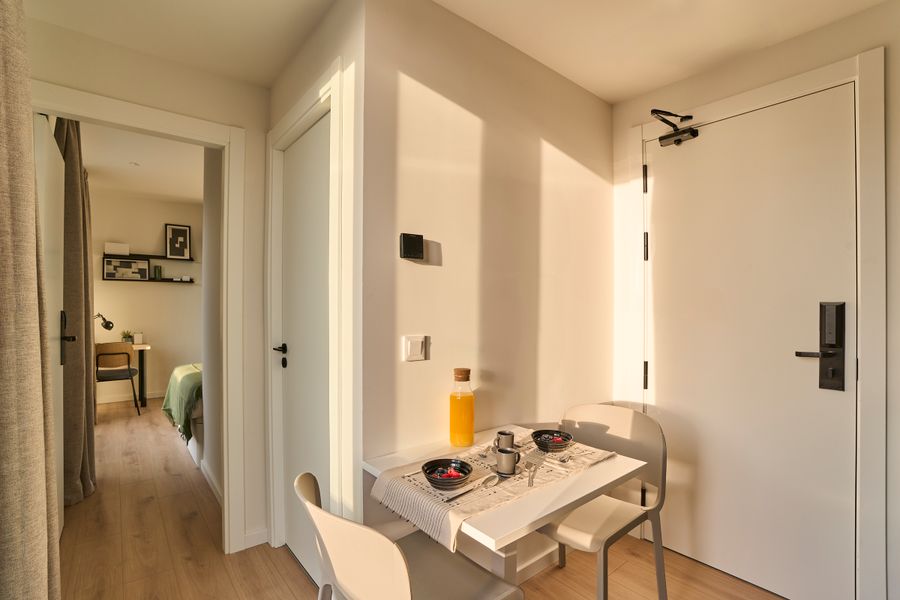 The two bedrooms (2+2)