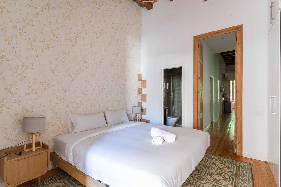 3-Bedroom  2-Bathroom Apartment with Terrace - PRAL11